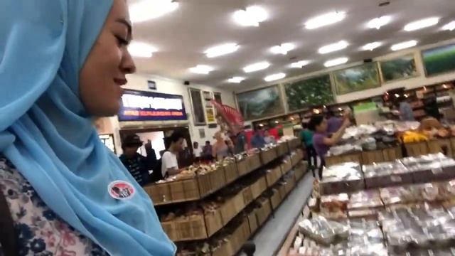 BELANJA OLEH - OLEH DI TOKO KRISNA ( PART 2 BALI ) смотреть онлайн