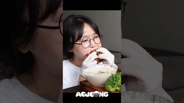 Нам случалось неделями жить только на воде и еде. смотреть онлайн