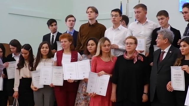 «…Мы вами гордимся» смотреть онлайн