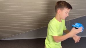 Автомобили помогают Марку наводить порядок в доме