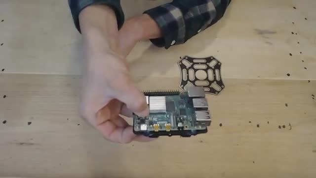 Делаем Свой Собственный Квадрокоптер на плате Raspberry Pi за 36 минут смотреть онлайн