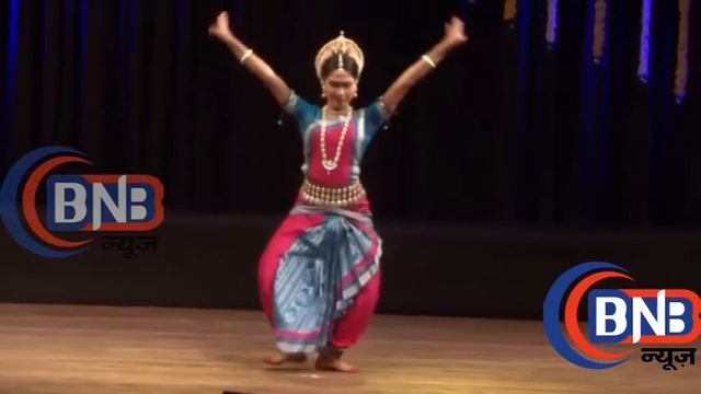 Hema Malini & Esha Deol at Dance Tribute Her Late Mother Jaya Smriti And Live Kathak Dance смотреть онлайн