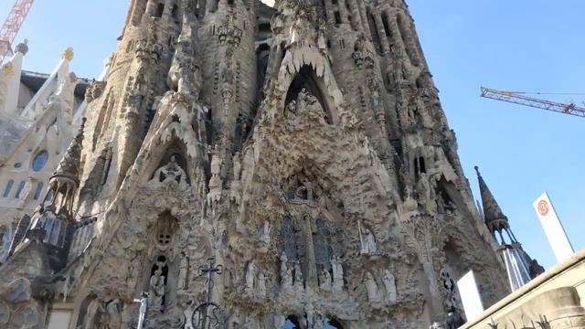 23-12-2018 FORUM - TORRE AGBAR - SAGRADA FAMILIA - BUNKERS CARMEL смотреть онлайн