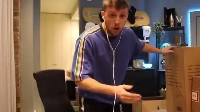 W2S CALLING TALIA A SILLY B*TCH смотреть онлайн