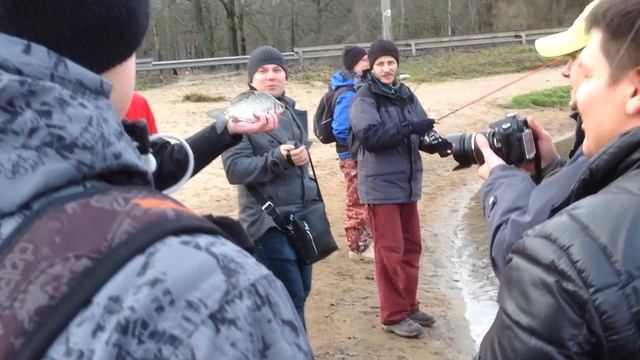 Карась на микроджиг смотреть онлайн