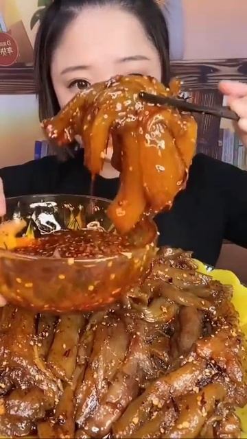 Хороших желудков куда меньше, нежели хорошей пищи. смотреть онлайн