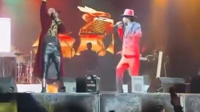 General b fall off stage at sting смотреть онлайн