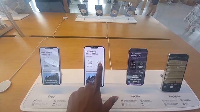 floating Apple store singapore смотреть онлайн