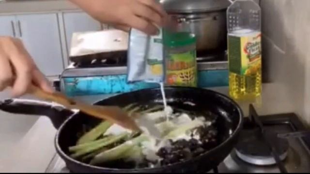 GINATAANG SUSO WITH TWIST OF VEGETABLE FERN смотреть онлайн