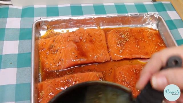 HONEY GARLIC GLAZED SALMON!! EASY AND ELEGANT!!