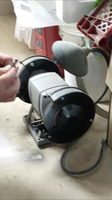 Вы знали, что затупившееся сверло, можно подточить на электроточиле? Показываю как точу сверло смотреть онлайн