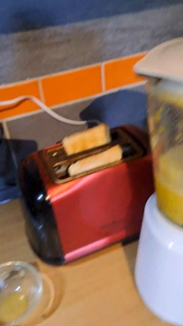 Fresh juice from Mango, passion Fruits, Ginger & Lemon. смотреть онлайн
