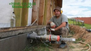 Сверление вентиляционных отверстий в ленточном фундаменте с помощью установки алмазного бурения.