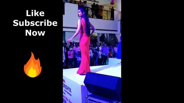 HOT FASHION SHOW CLIPS MUST WATCH смотреть онлайн