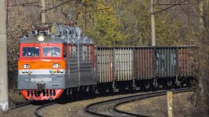 Поезд с электровозом ВЛ80с-1308 идёт на Кущёвку
