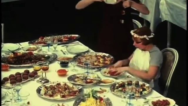 Phil and the Osophers - Extra Weight смотреть онлайн