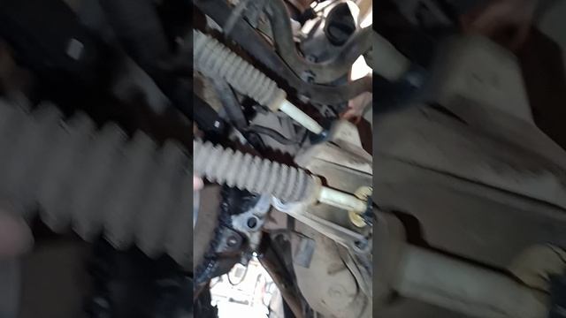 как вынуть кожух тросика кулисы из кронштейна коробки на renault duster смотреть онлайн