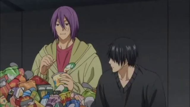 Murasakibara Eating Snacks