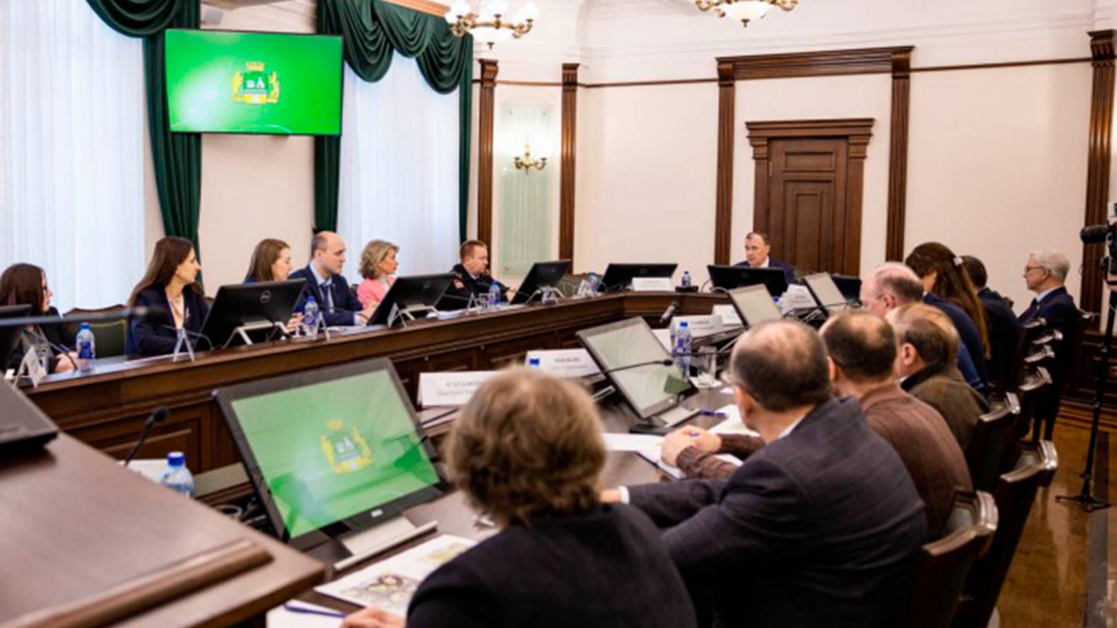 Алексей Орлов обсудил с жителями развитие Академического района смотреть онлайн