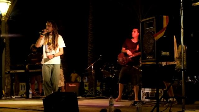 Sijah Sirius & Go A Chant - Jah Knows (Live Sant Salvador 7/8/15) смотреть онлайн