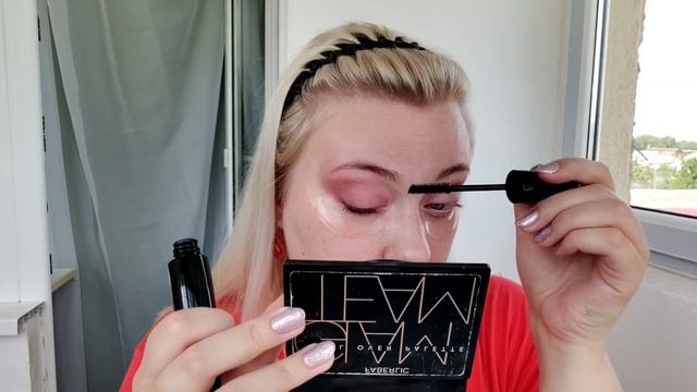 Болтливый макияж в розовых оттенках