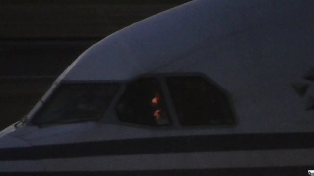 Air China Airbus A330-300 at Edinburgh Airport, EDI (landing, taxi & takeoff) смотреть онлайн