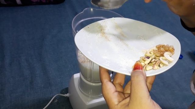 Thick & Tasty Royal Mango Milkshake Recipe | Rich & Creamy Mango Milkshake | Shabana vlog смотреть онлайн