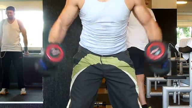 (bobr) думает, что он качок смотреть онлайн