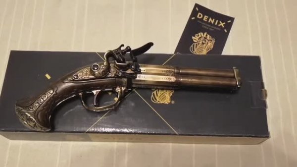 Пистоль трехствольный, Revolving 3 barrel flintlock pistol, France 18th. C., Denix 5309