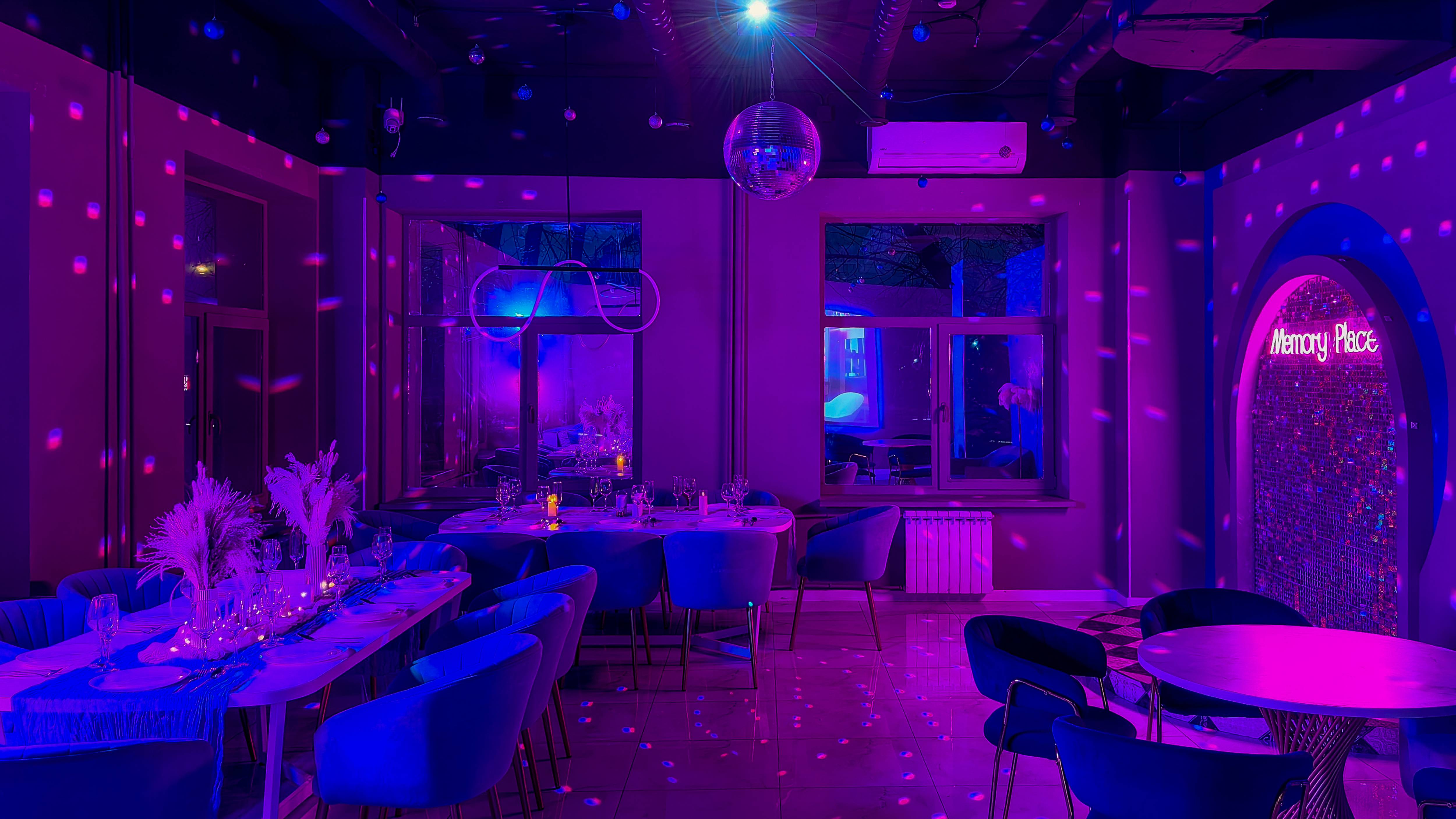 Танцевальный лофт-зал: обзор интерьера и дизайна