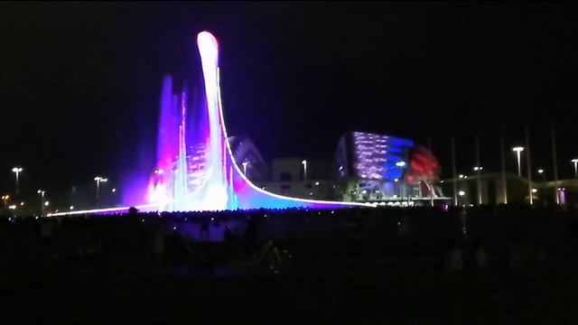 Фонтан в олимпийском парке! #СОЧИ смотреть онлайн