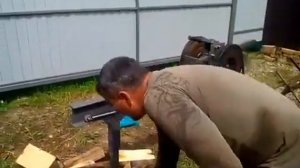 Делаем реечный инерционный дровокол.