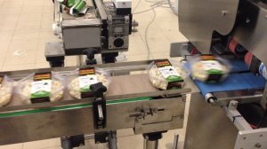 Упаковка лотков нестандартного формата.