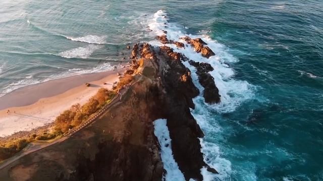 Only the Best Restaurants in Byron Bay with Travel Host Jenn Rose Smith смотреть онлайн