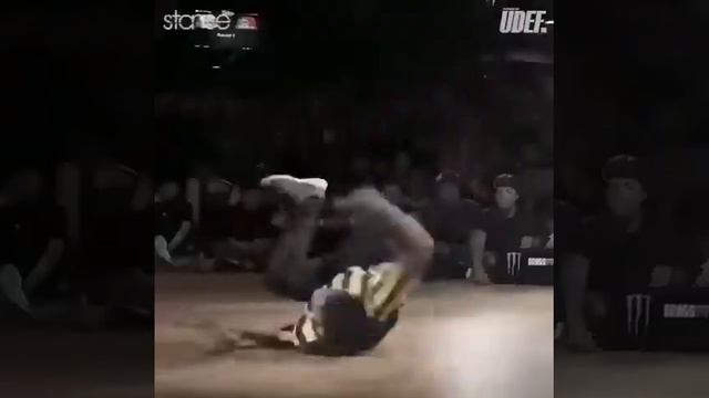 Одноногий танцор!