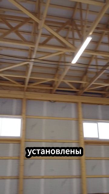 Естественное освещение в деревянном ангаре смотреть онлайн