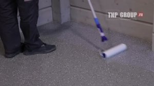 Нанесение финишного слоя полимерного пола