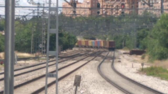 Tren Teco MSC con vagones de 2 ejes y 333 con 10 tolvas en Vicalvaro. 22/6/2022. смотреть онлайн