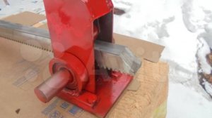 Продаём рейки и шестерни для этих дровоколов.