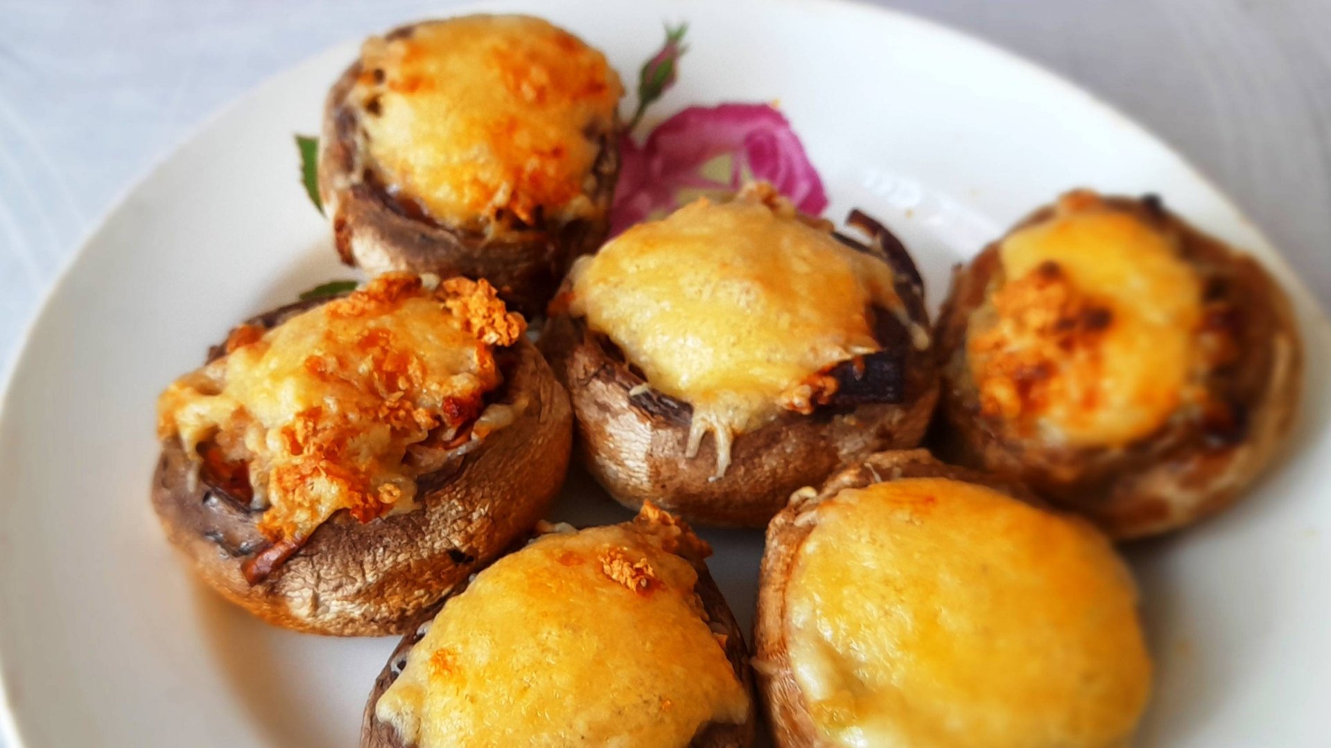 Фаршированные шампиньоны с куриным фаршем смотреть онлайн