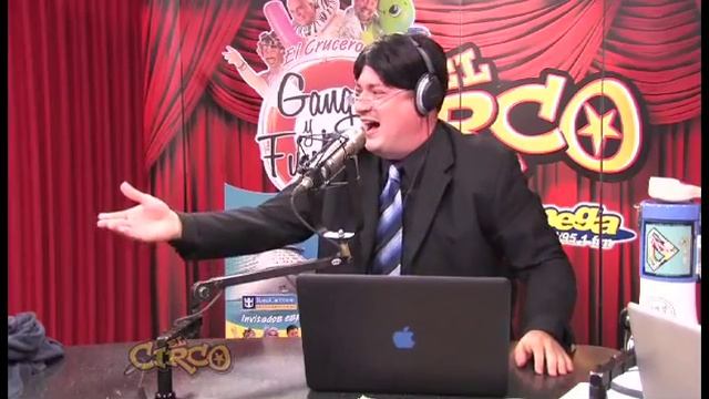 Eduardito Saz en El Circo de La Mega 15/5/12 смотреть онлайн