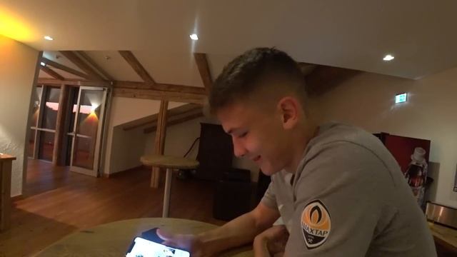 Что слушает Даниил Сикан? Alyona Alyona и другие в плей-листе нападающего смотреть онлайн