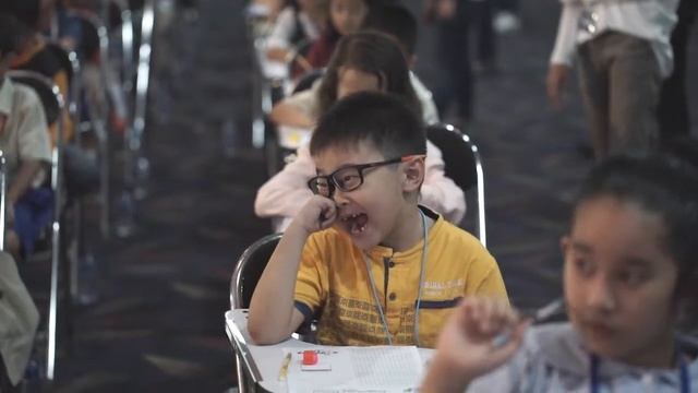 Spelling Bee | Be Confident with EF and Get Winning Moment смотреть онлайн