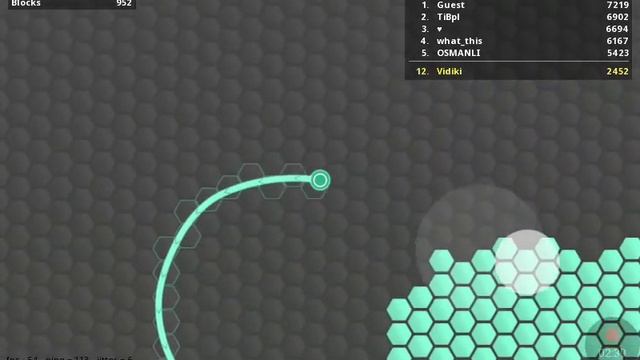 Пытаюсь стать 1-ым в игре Superhex.io смотреть онлайн