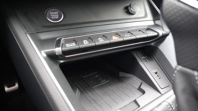 Auto entreprise: Présentation AUDI Q3 Sportback - Audi Axess Automobiles Brive смотреть онлайн