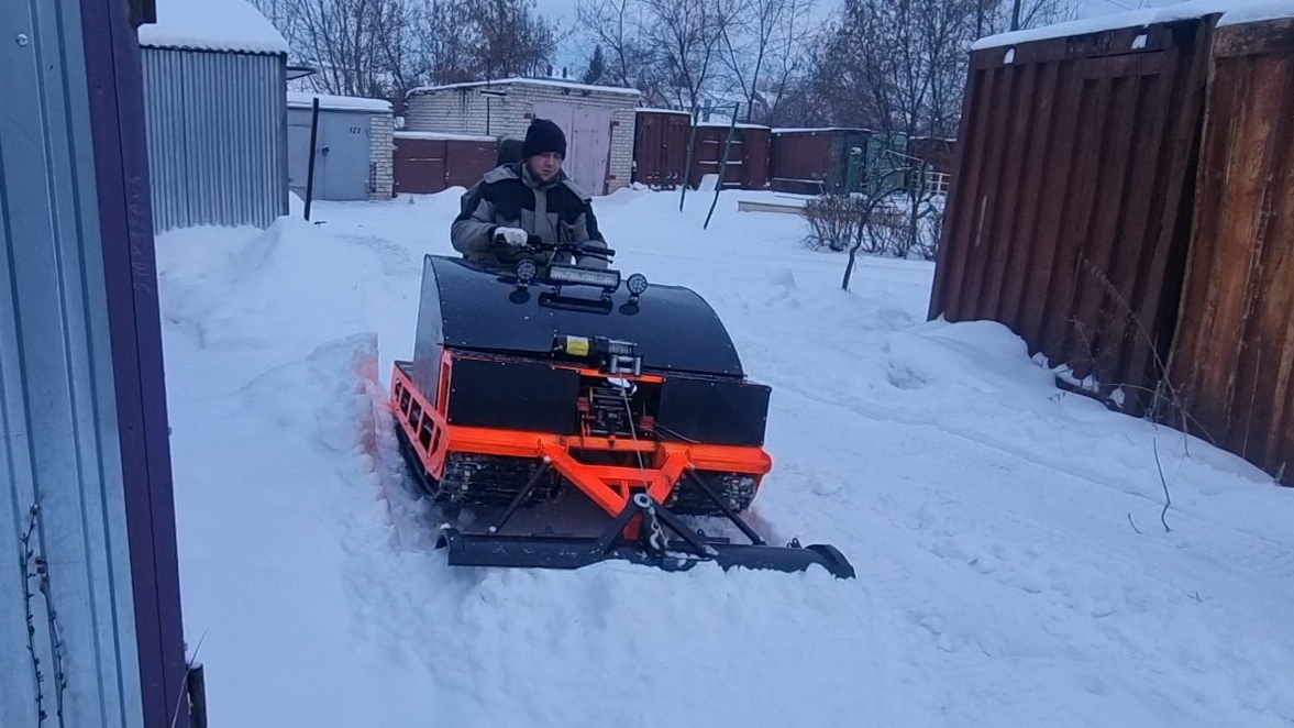 Обкатываю Самодельный трактор 🚜,снега кот наплакал смотреть онлайн