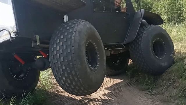 Вездеход R5, ход подвески при диагональном вывешивании, выезд. смотреть онлайн