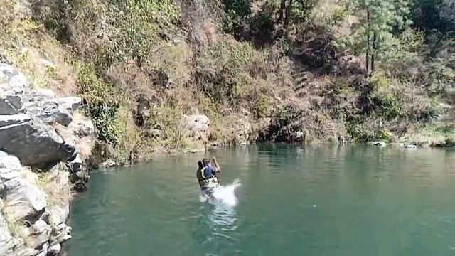 Cliff Jumping смотреть онлайн