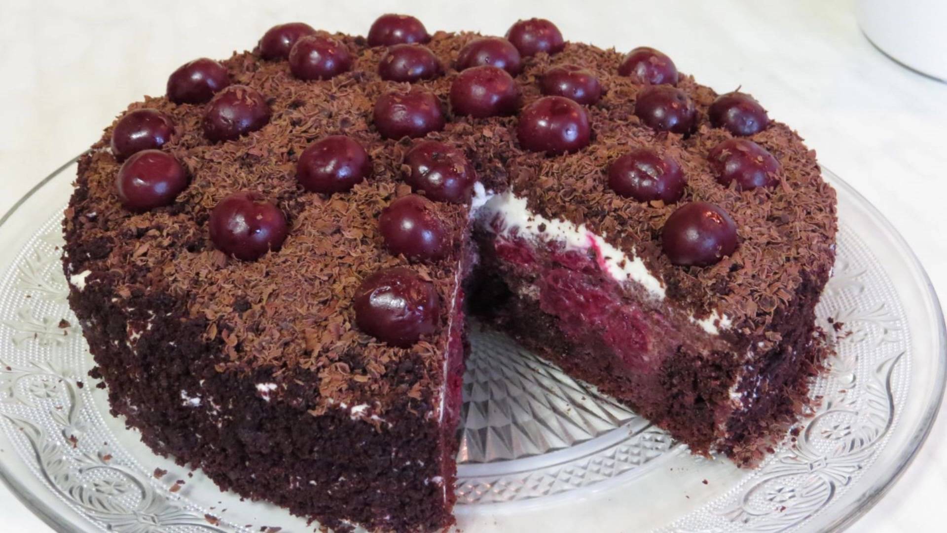 Торт "ПЬЯНАЯ ВИШНЯ" НОВЫЙ РЕЦЕПТ БИСКВИТ на КИПЯТКЕ НЕЖНЫЙ и СОЧНЫЙ! DRUNK CHERRY Cake смотреть онлайн