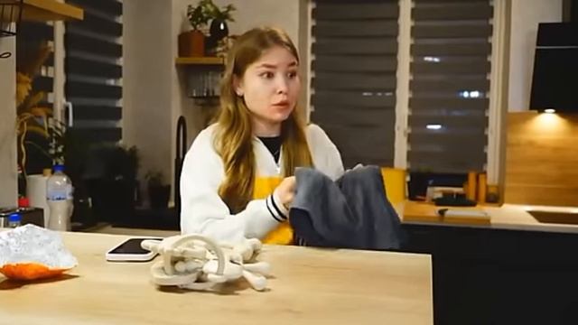 СКУЛБОЙ В РЕАЛЬНОЙ ЖИЗНИ АМЕЛЬКА И СКУЛ БОЙ 1.ЧАСТЬ